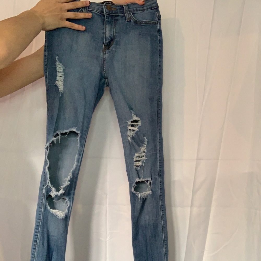 Women’s Ripped Jean - Picture 4 of 4